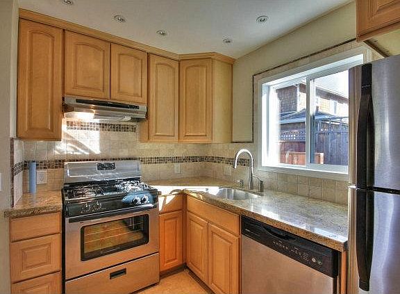 5th image of 673 Upton St