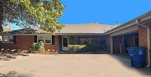 2nd image of 5919 S Louisville Pl