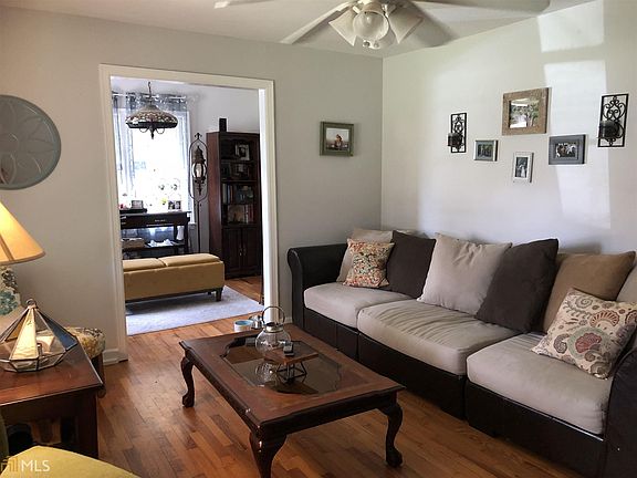 5th image of 588 Oakhurst Dr