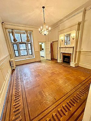 2nd image of 261 W 70th St #2R