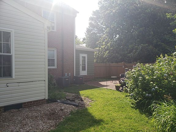 3rd image of 27 Holly Dr