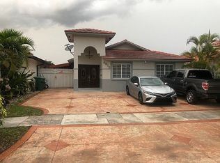 8815 NW 110th St, Hialeah Gardens, FL 33018