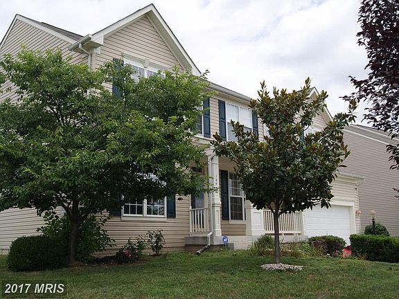 3rd image of 104 Sitlingtons Hill Ct