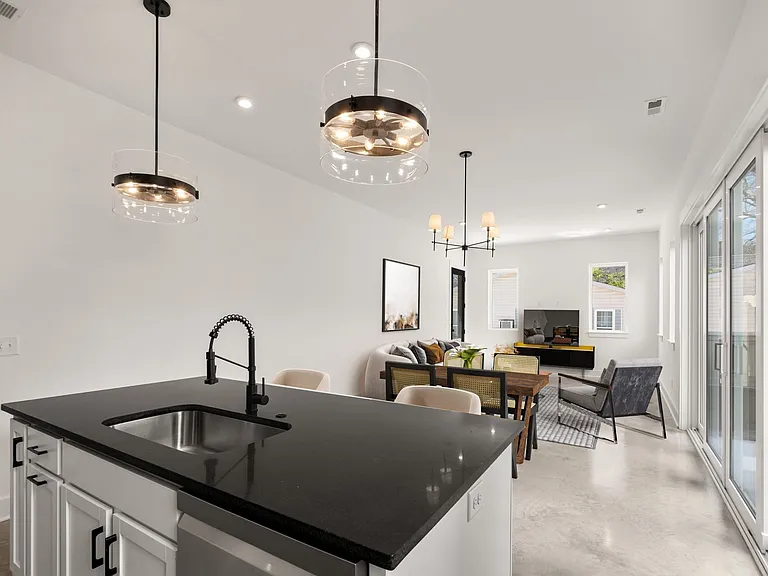 315A Edith Ave — Photo 6