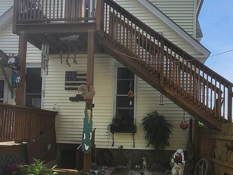 Amherst St — Photo 14