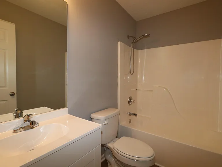 125 Christopher Dr — Photo 16