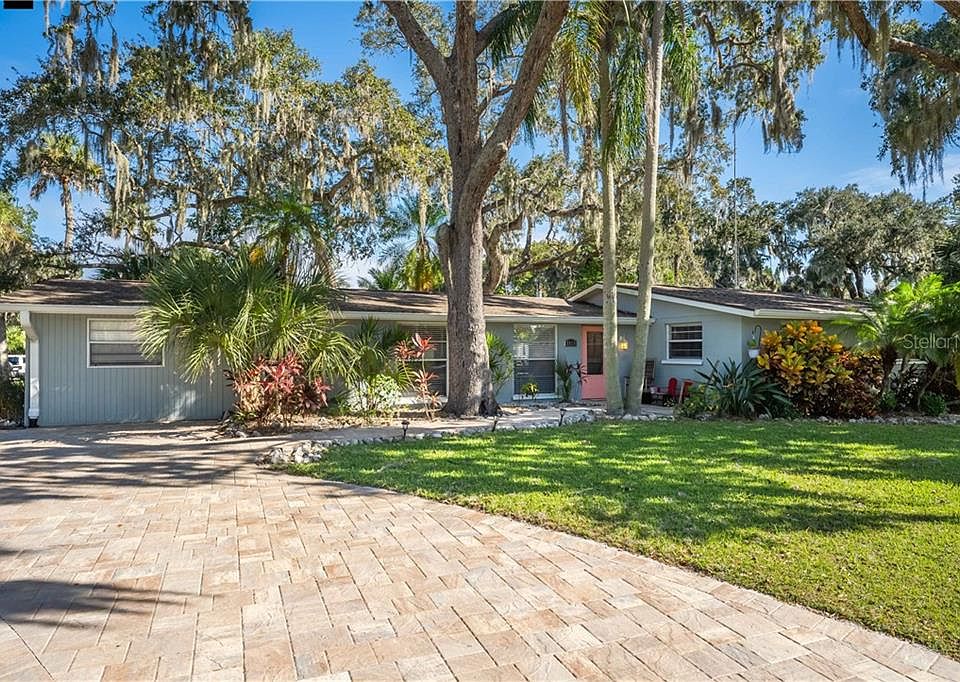 1st image of 2815 Gulf Gate Dr