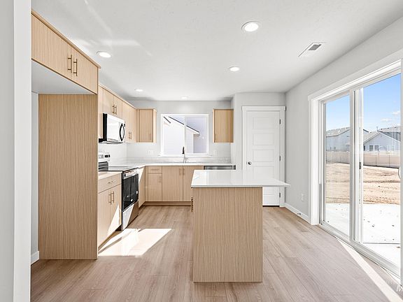 3rd image of 17663 N Boone Peak Ave