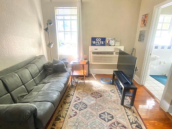 4th image of 105 E Giddens Ave Ste 6