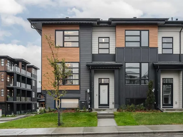 59 E Lucas Way NW, Calgary, AB T3P 1M3