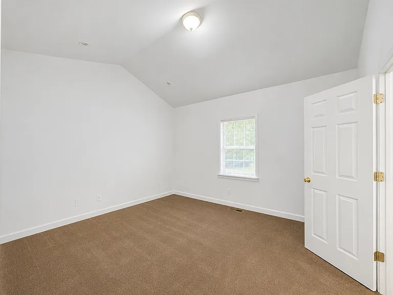 11 Lee Way — Photo 7