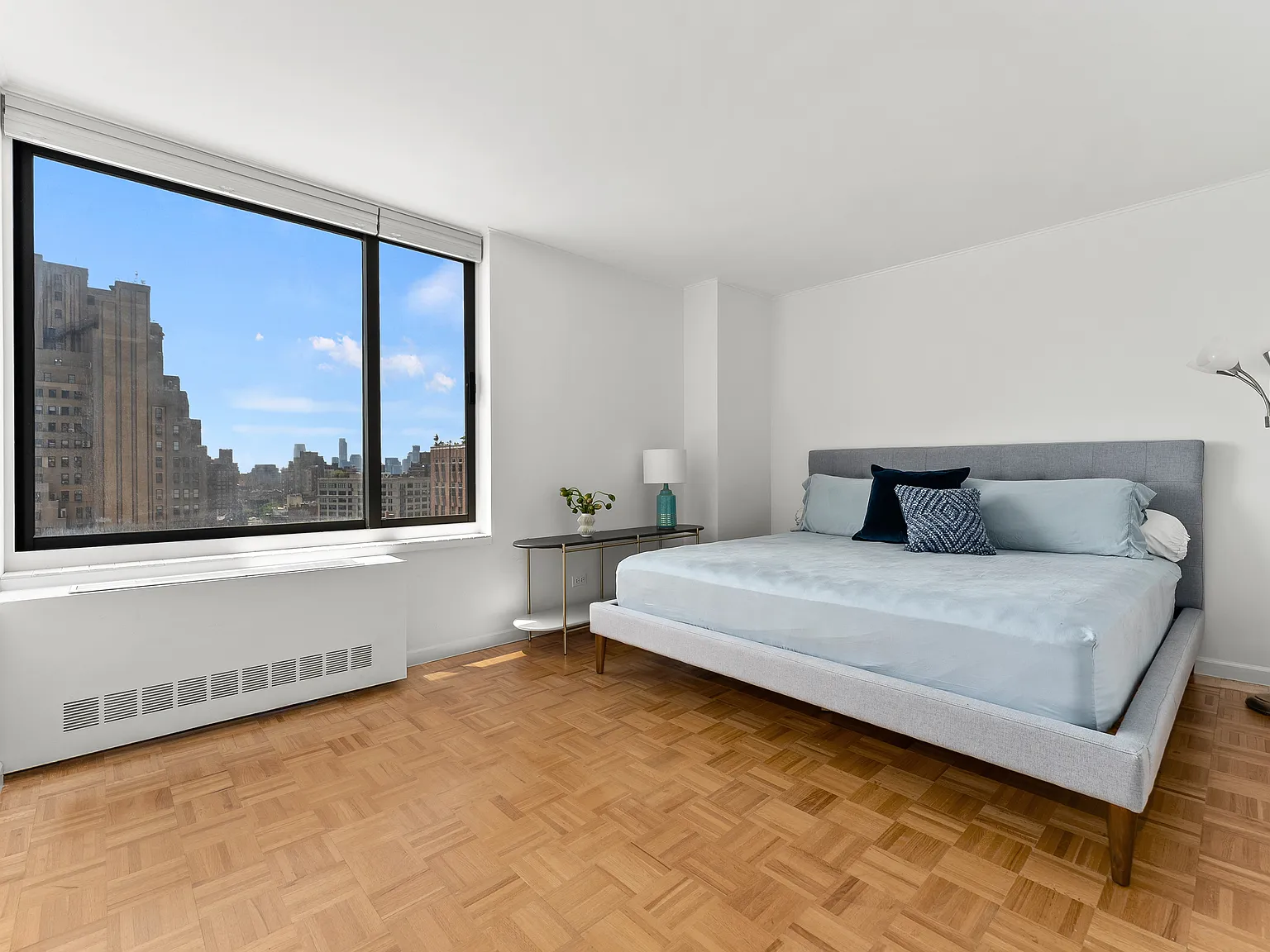 270 West 17th Street — Photo 2