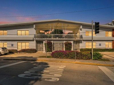 8080 Tatum Waterway Dr APT 25, Miami Beach, FL, 33141