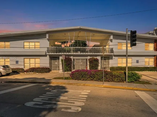 8080 Tatum Waterway Dr APT 25, Miami Beach, FL 33141