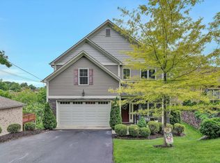 2750 McVitty Rd, Roanoke, VA 24018