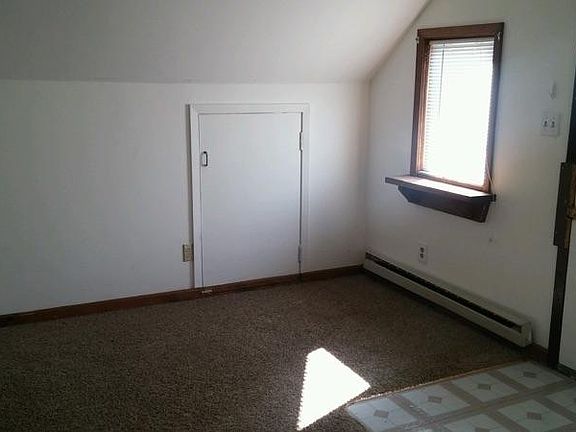 4th image of 1045 Charleston St APT 3