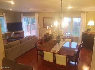 160 W 32nd St, Holland, MI 49423