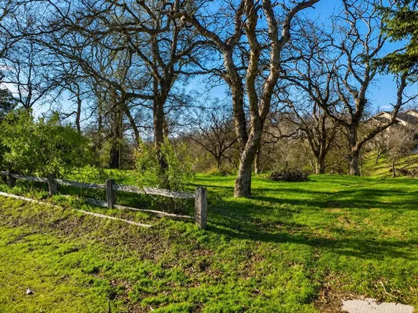 19669 White Horse Pl, Cottonwood, CA 96022