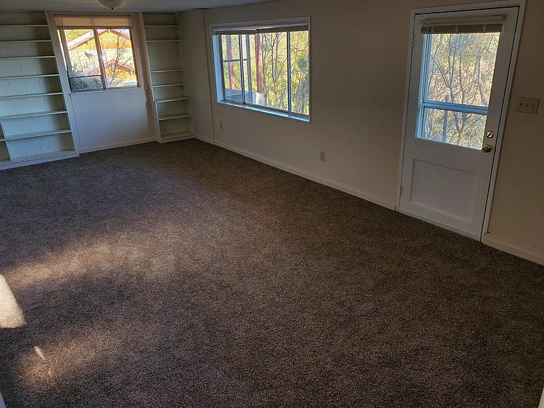 1663 Lakeshore Dr — Photo 14