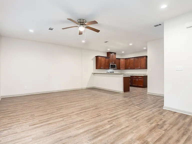 918 Shady Ln #A — Photo 7