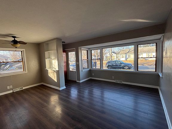 3rd image of 2116 Van Wie Ave