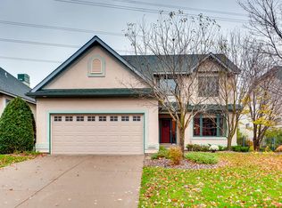 10419 Spyglass Dr, Eden Prairie, MN 55347