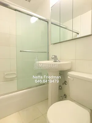 Rented by Manhattan Connection | media 14