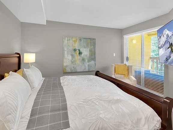 2nd image of 4314 Main St #303