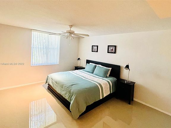 4th image of 649 E Sheridan St APT 206