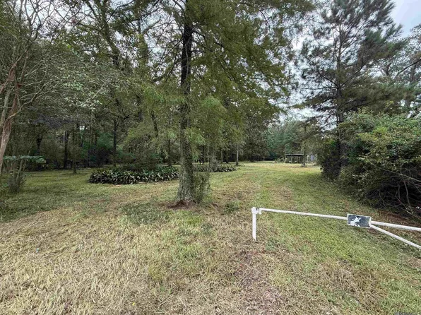 17154 Old Wax Rd, Greenwell Springs, LA 70739
