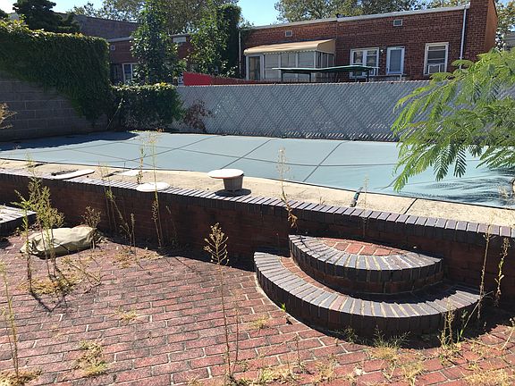 3rd image of 748 E 89th St #1