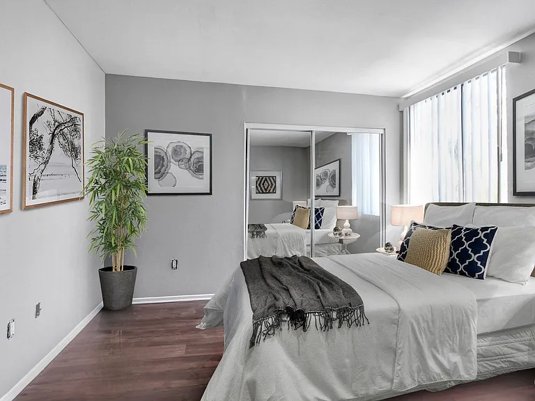 Franklin Place — Photo 15
