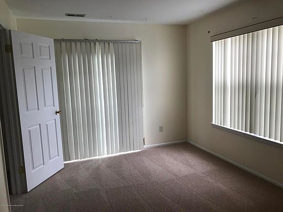 5th image of 717-5 Zlotkin Cir