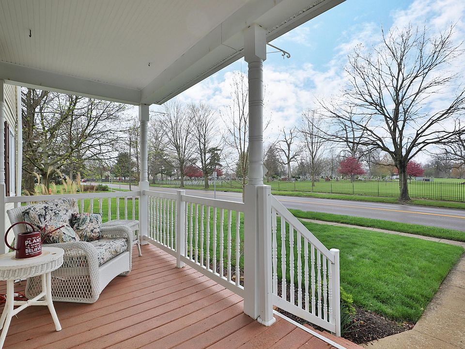 1008 N Court St, Circleville, OH 43113 Zillow