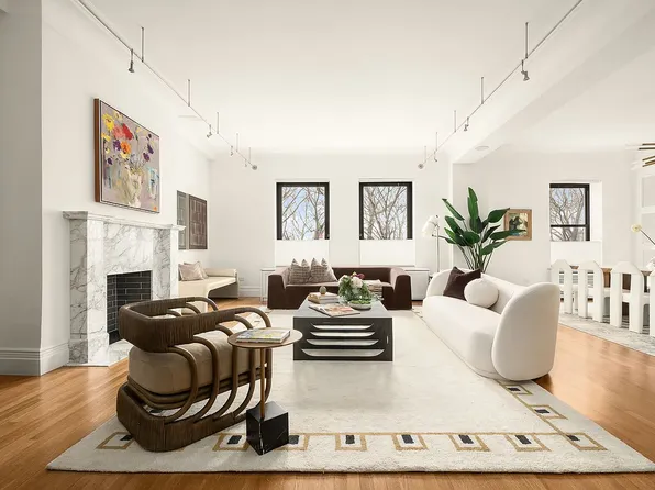 137 Riverside Dr, Manhattan, NY 10024