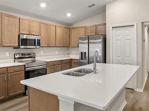 5th image of 724 BAYSIDE BOULEVARD