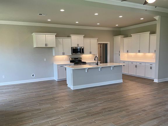 4th image of 8716 Windlake Dr