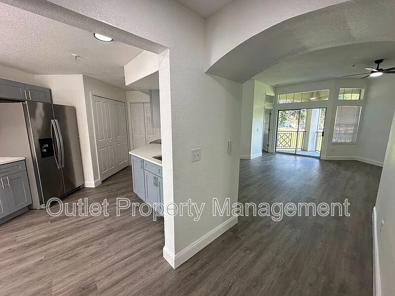 3 bed, 2.0 bath, 1466 sqft, $2,125 — Photo 2