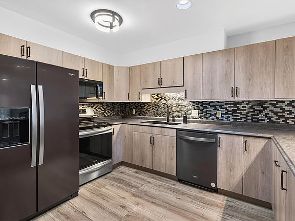 3rd image of 511 W Griswold St APT 4
