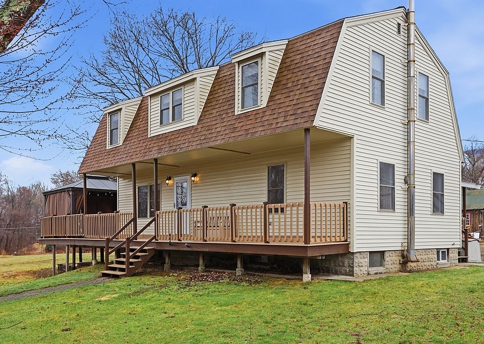 1st image of 30 Dahlia Dr
