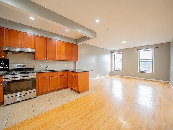 3rd image of 1551 Fulton St APT 3A
