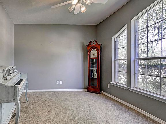 4th image of 2815 Lost Field Ln