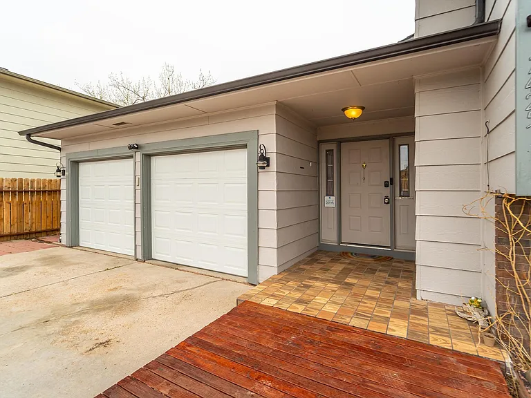 7425 Painted Rock Dr — Photo 44