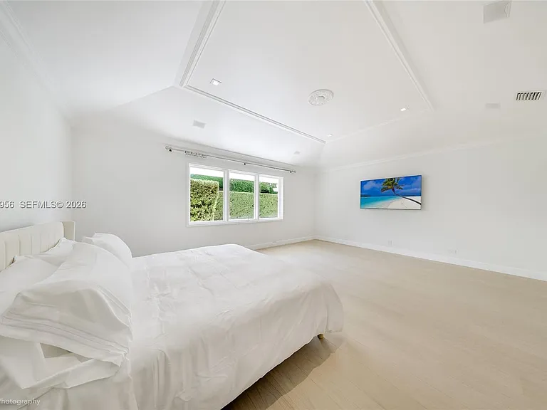 55 La Gorce Cir — Photo 22