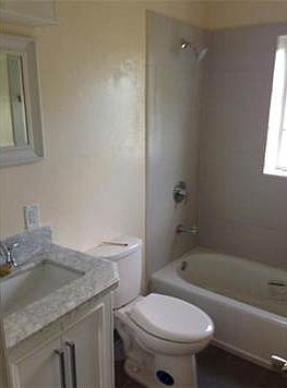 5th image of 475 NW 124th St