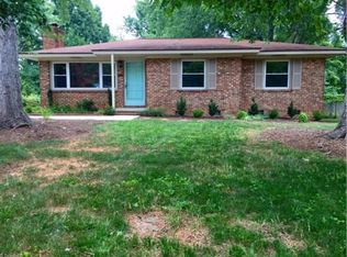2402 Woodberry Dr, Greensboro, NC 27403