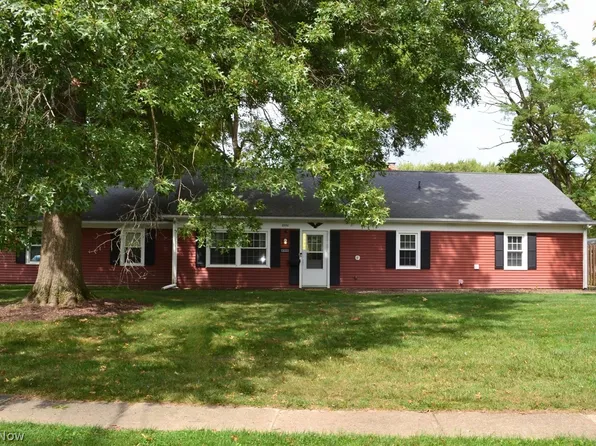 8996 Westlawn Blvd, Olmsted Falls, OH 44138