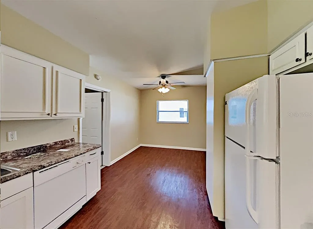 3 bed, 2.0 bath, 1698 sqft, $1,699 — Photo 4