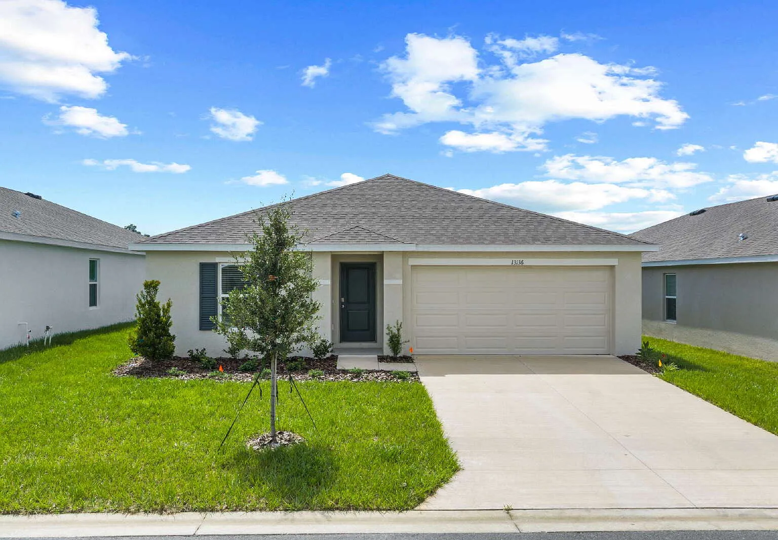 3 bed, 2.0 bath, 1328 sqft, $1,900 — Photo 1