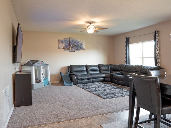 2nd image of 6562 Laurelwood Dr
